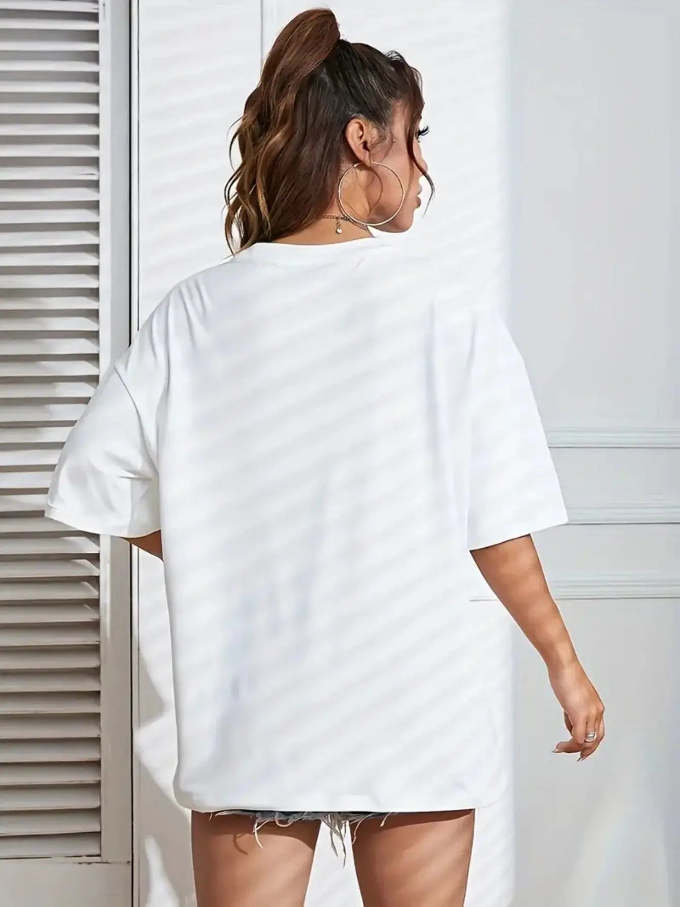 Plus Size Women's Cotton T-Shirt - "Know Your Worth Then Add Tax" Empowering Graphic Tee with Stylish Woman & Fashion Glasses Design, Breathable Round Neck Short Sleeve Casual Top for Spring/Summer, Ladies T Shirts, Casual At Chic Le'Meek