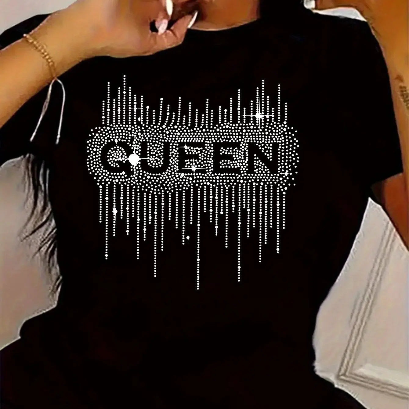 Plus - Size Women'S Round - Neck T - Shirt: Sparkling "QUEEN" Design, Comfortable and Stylish for Daily Wear Chic Le'Meek