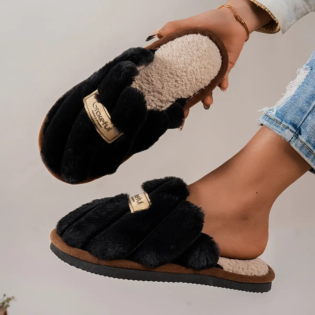 Women's Simple and Fashionable Indoor Home Comfort Warm Soft Bottom Silent Slippers Chic Le'Meek