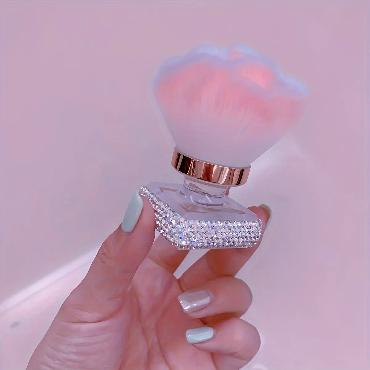 1pc Exquisite Luxury Crystal-Encrusted Flower Design Soft Bristle Blush Brush - Multifunctional Portable Powder Makeup Tool for Flawless Finishing Temu