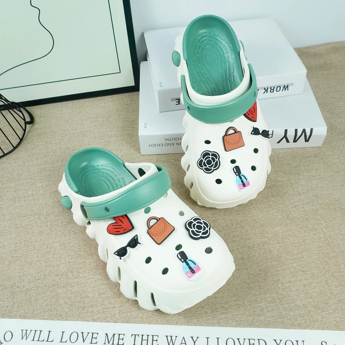 Women's Cartoon 3d Decor Clogs, Slip On Lightweight Soft Sole Garden Clogs, Closed Toe Summer Beach Shoes Chic Le'Meek