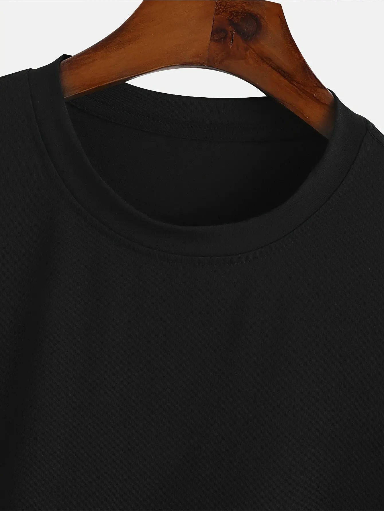 Plus - Size Women's Round - Neck T - shirt: "Brown Sugar" Lip Graphic, Comfortable & Stylish for Everyday Wear Chic Le'Meek