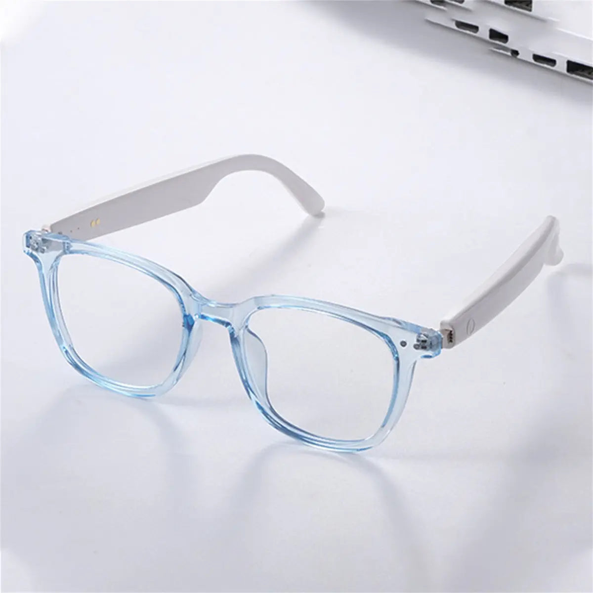 Wireless Smart Audio Fashion Glasses – Stylish Transparent & Black Frames, Immersive Sound, Call & Music Control, USB Rechargeable, Lightweight Titanium Frame for Sports, Driving, and Outdoor Activities Chic Le'Meek