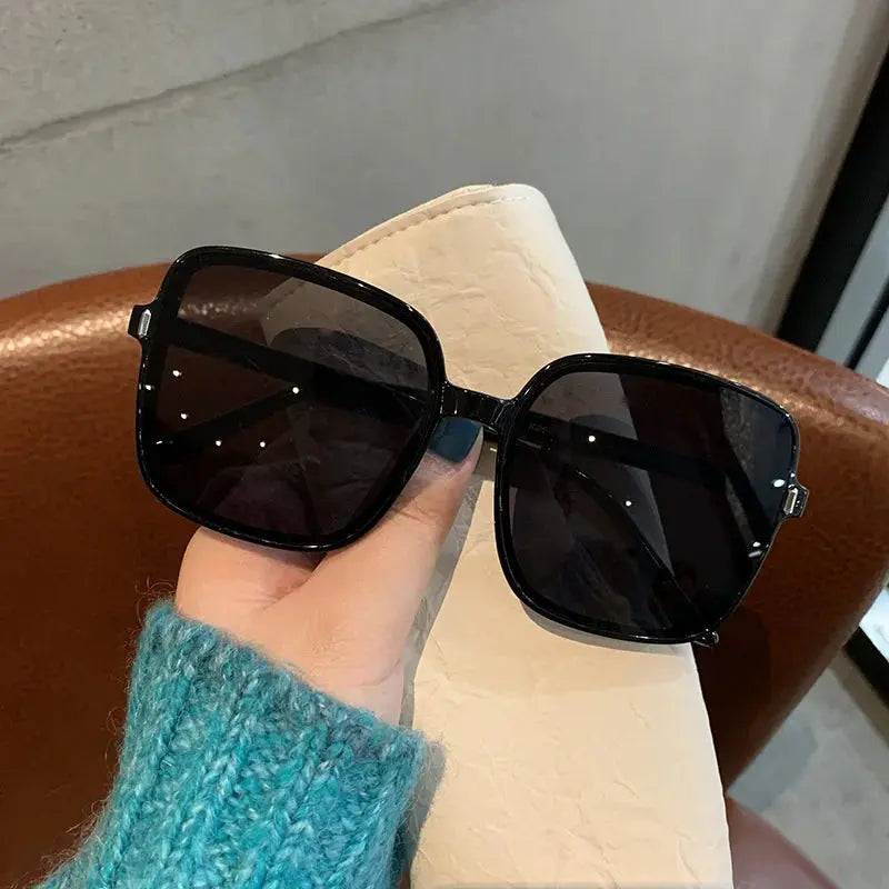 Fashion Designer Square Sunglasses Woman Retro Vintage Gradient Sun Glasses Female Clear Lens Black White Oculos De Sol Chic Le'Meek
