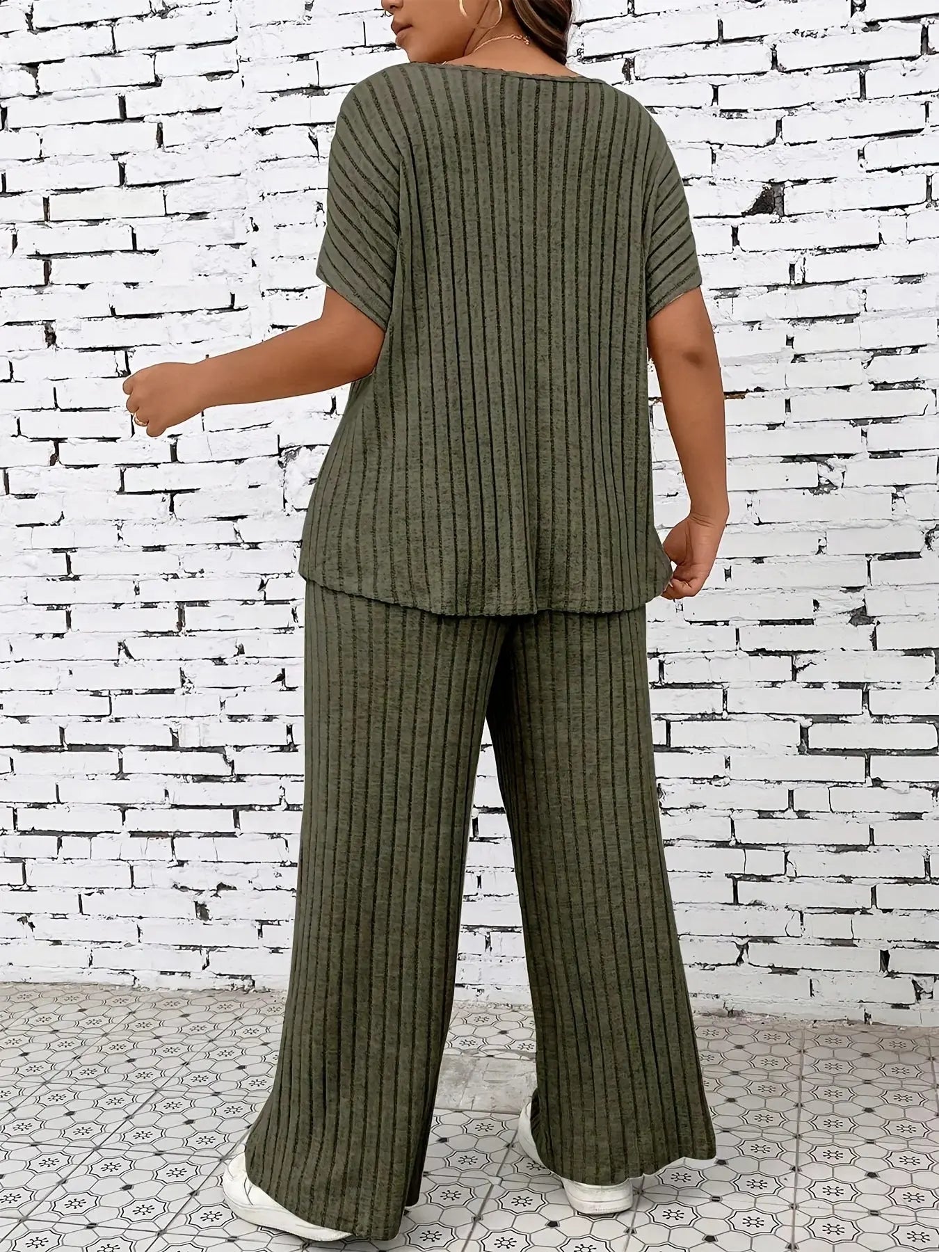 Plus Size Women’s Casual Two-Piece Outfit Striped Top and Wide-Leg Pants Set Comfortable Lounge Wear Chic Le'Meek