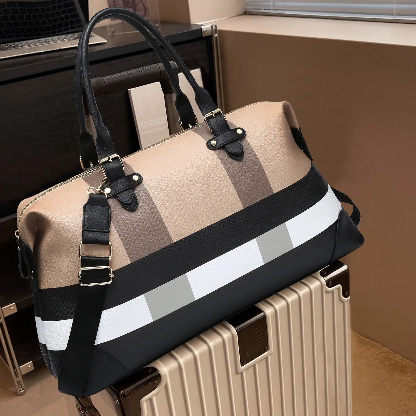 PU leather large overnight travel bag striped pattern handbag carry-on luggage bag suitable for vacation, overnight, camping, hiking, sports and fitness Chic Le'Meek