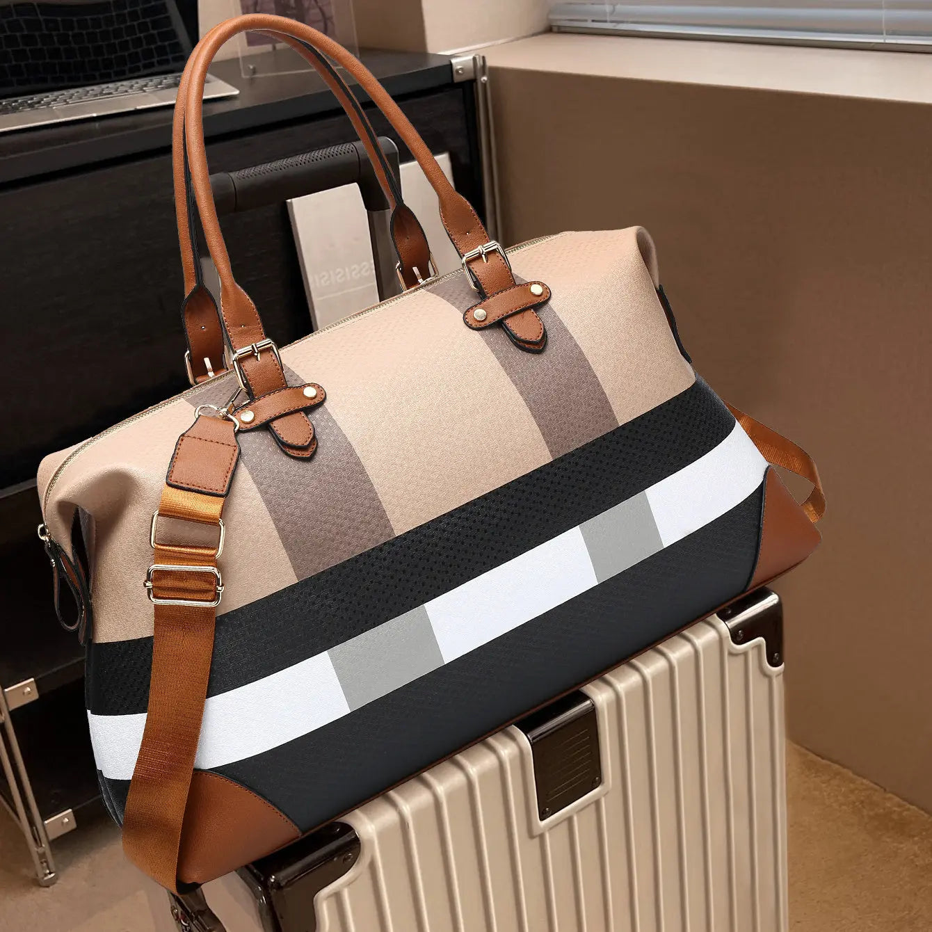 PU leather large overnight travel bag striped pattern handbag carry-on luggage bag suitable for vacation, overnight, camping, hiking, sports and fitness Chic Le'Meek