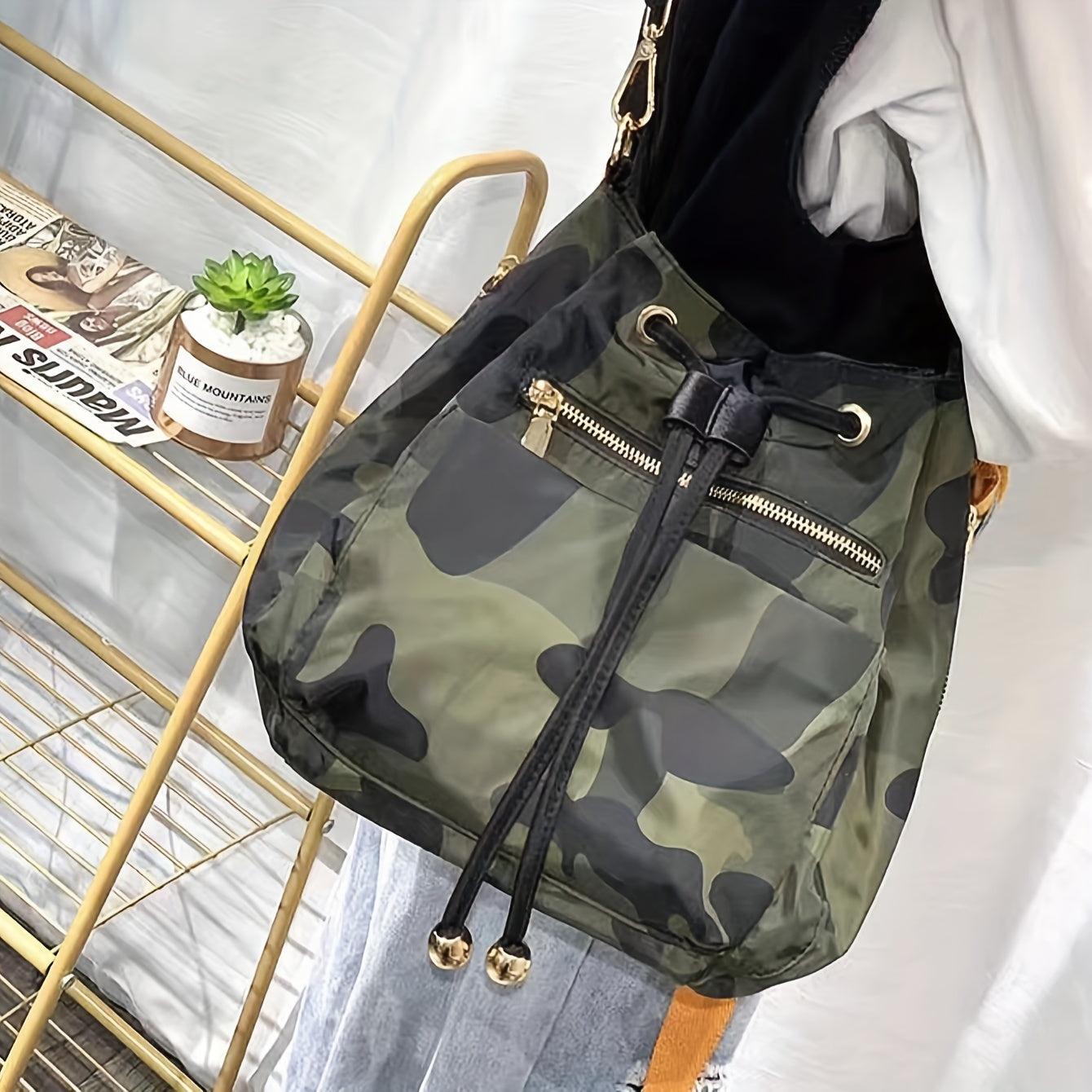 Small Camouflage Pattern Bucket Shoulder Bag - Durable Nylon Material, Classic Drawstring Closure, Polyester Lining, Edge Painted