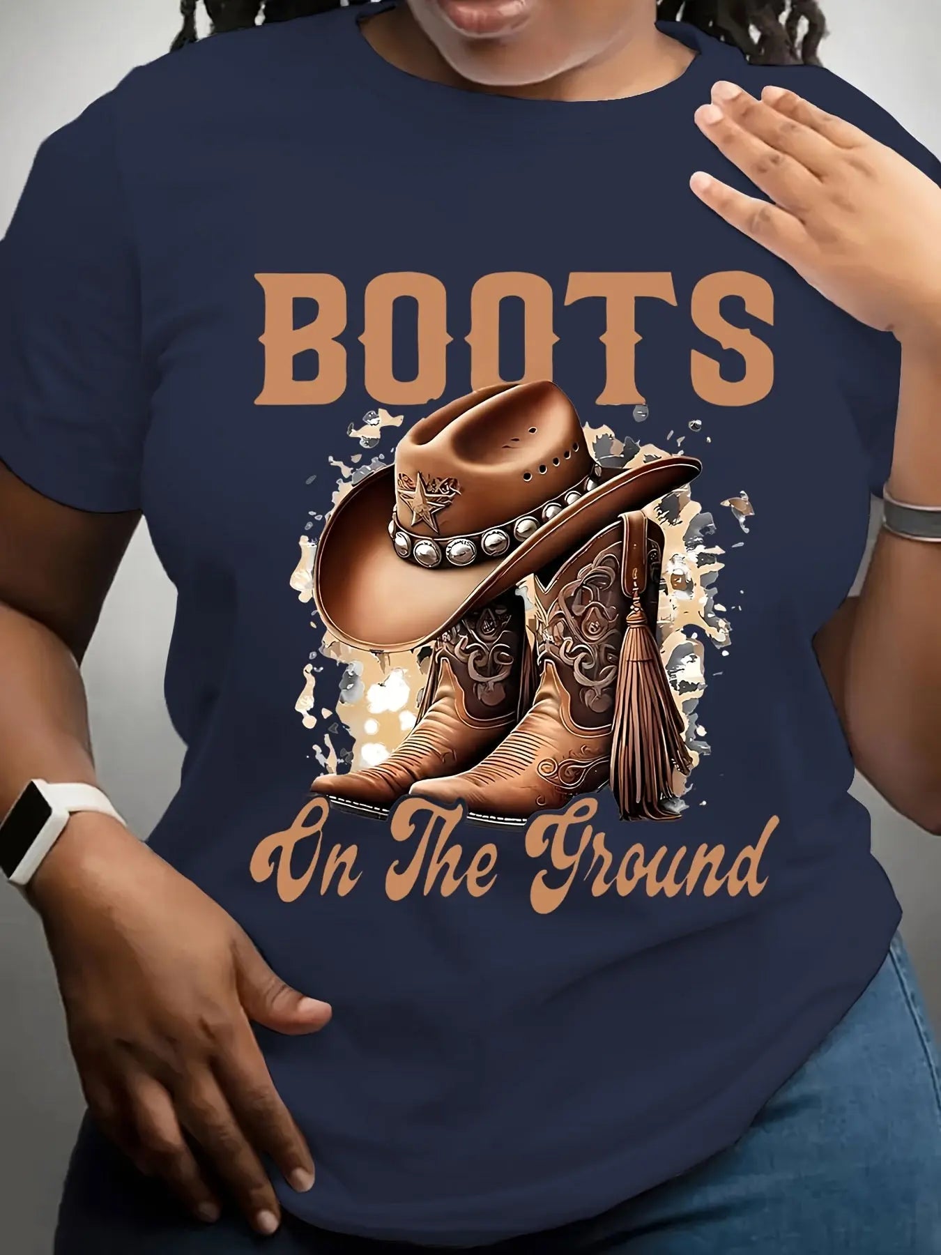 [Soft Graphic Tee] Soft Breathable Plus Size Women's Graphic T-Shirt | On The Ground Boots Western Cowboy Floral Print, Machine Washable Casual Short Sleeve Round Neck Top, Comfortable Pullover, Easy Care Fabric Spring Summer Chic Le'Meek