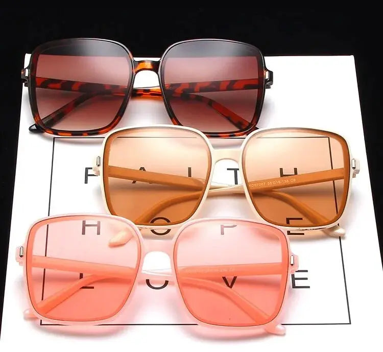 Fashion Designer Square Sunglasses Woman Retro Vintage Gradient Sun Glasses Female Clear Lens Black White Oculos De Sol Chic Le'Meek