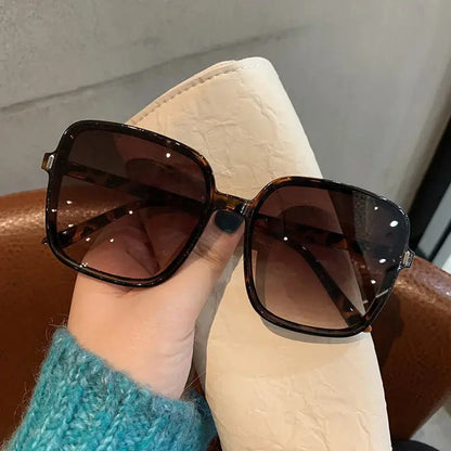 Fashion Designer Square Sunglasses Woman Retro Vintage Gradient Sun Glasses Female Clear Lens Black White Oculos De Sol Chic Le'Meek