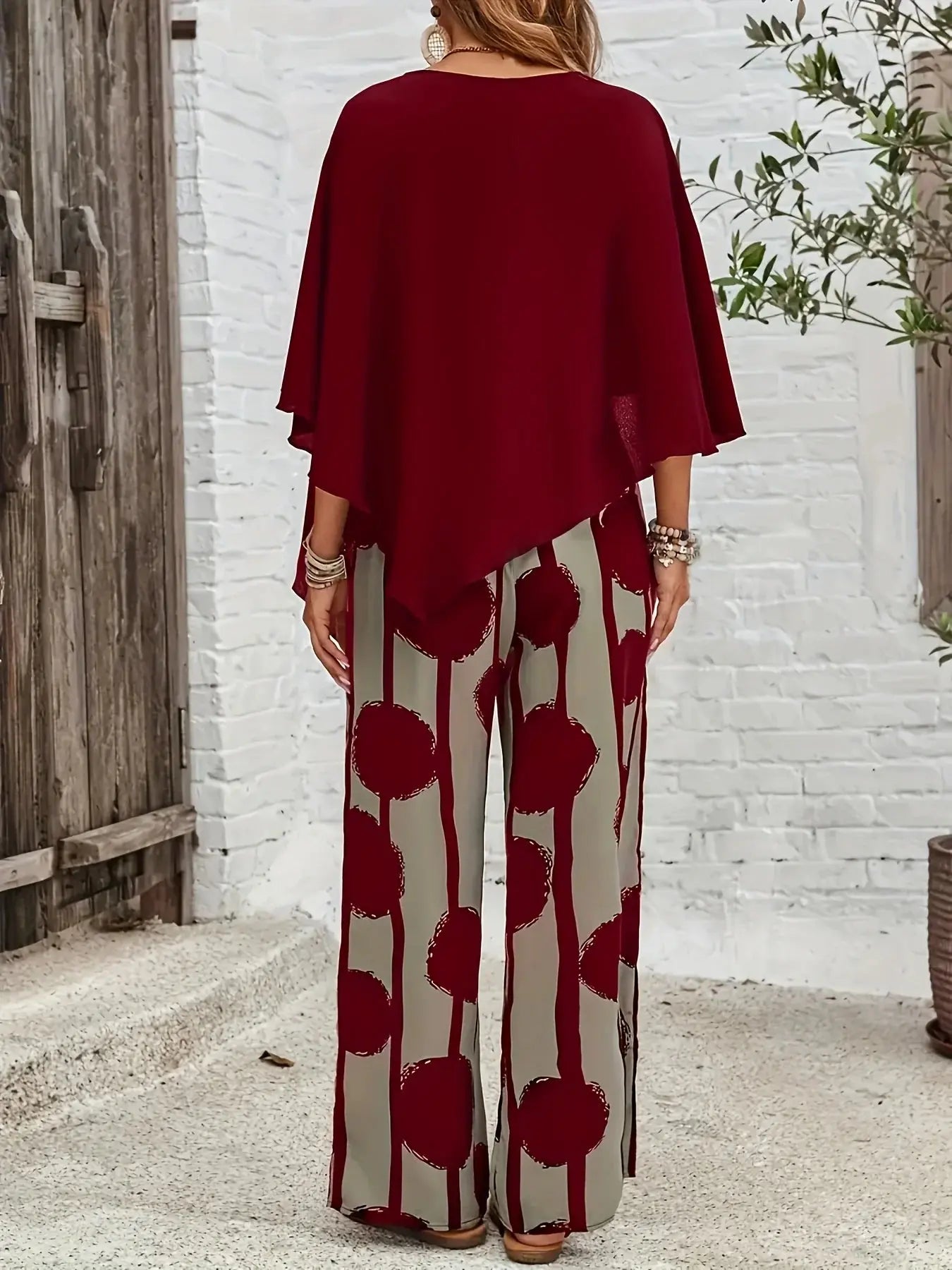 Women's casual plus size suits Spring and summer suits Round neck Geometric pattern Bat short sleeve top and straight pants Wome Chic Le'Meek