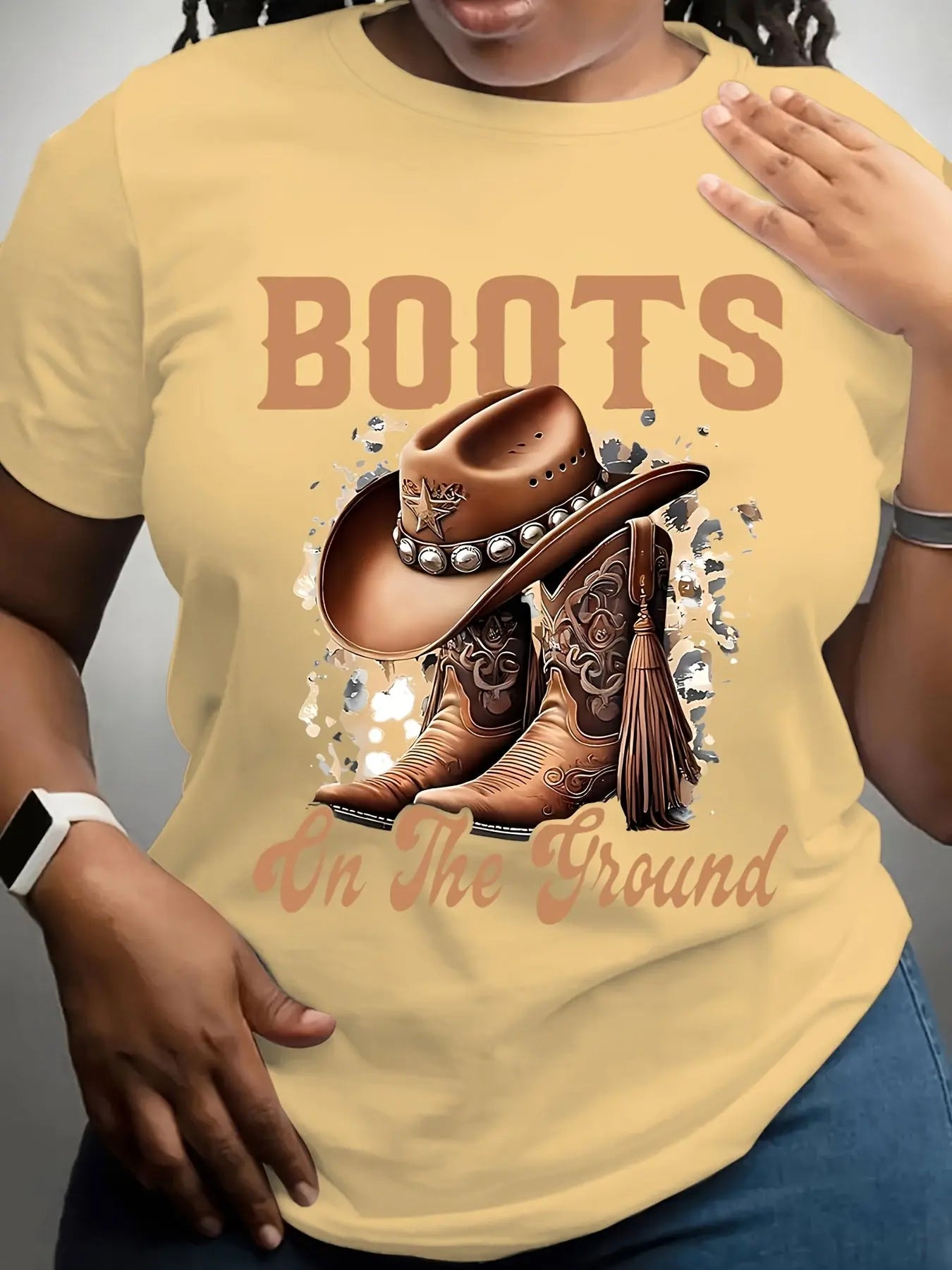 [Soft Graphic Tee] Soft Breathable Plus Size Women's Graphic T-Shirt | On The Ground Boots Western Cowboy Floral Print, Machine Washable Casual Short Sleeve Round Neck Top, Comfortable Pullover, Easy Care Fabric Spring Summer Chic Le'Meek