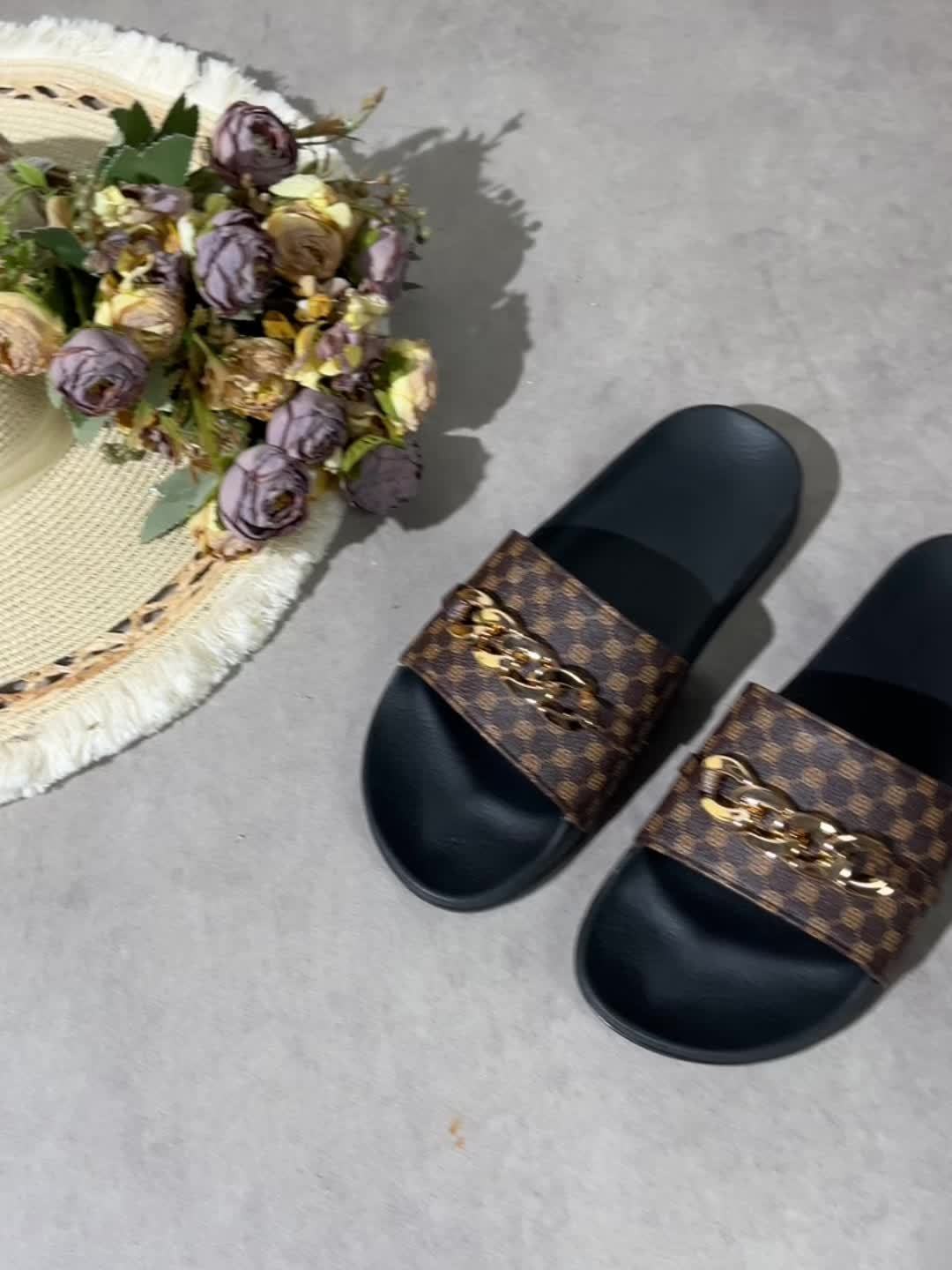 [Breathable Lightweight Chain Sandals] Glam Style Women'S Slides, EVA Foam Insole & Sole, Fabric Inner, Round Toe Slip-On Sandals with Chain Detail, Breathable Lightweight Comfort, with All-Season Versatile Footwear for North